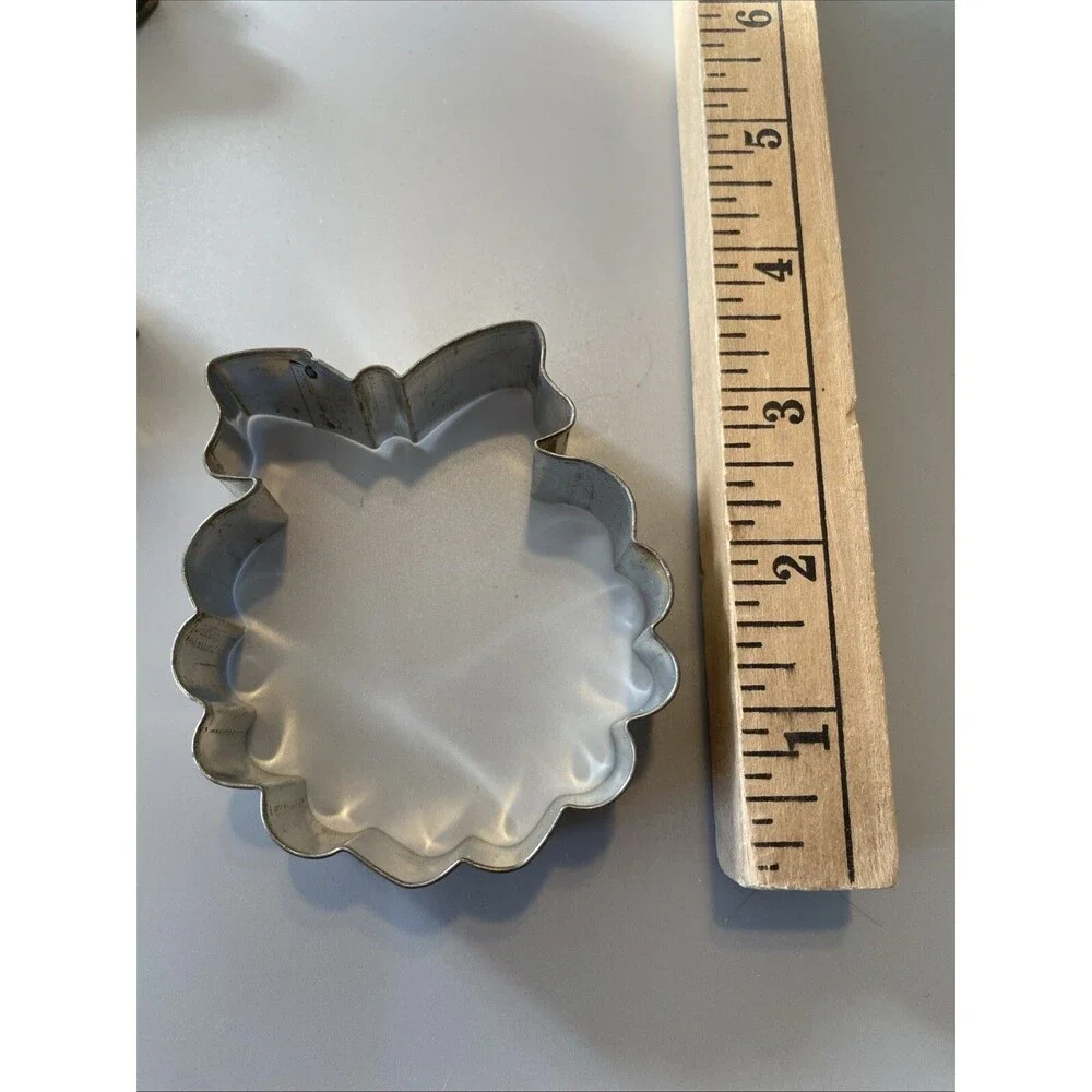 Vintage Holiday Metal Cookie Cutter Christmas Lot Reindeer Wreath Snowman Boot